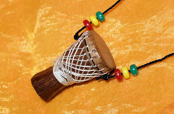 Djemb&eacute; Art Schmuck Trommeln