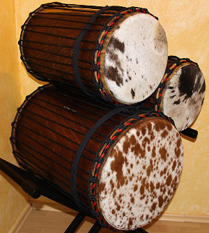Djemb&eacute; Art Trommeln, Dunun Basstrommeln