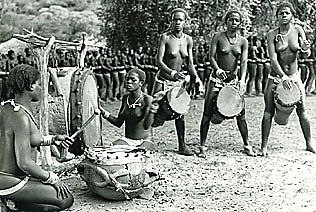 Bougarabou spielen, Frauen in Afrika